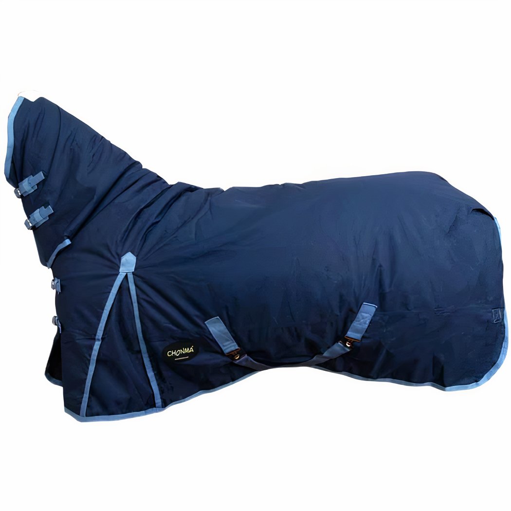 Couverture de cheval épaisse en coton de couleur bleu.